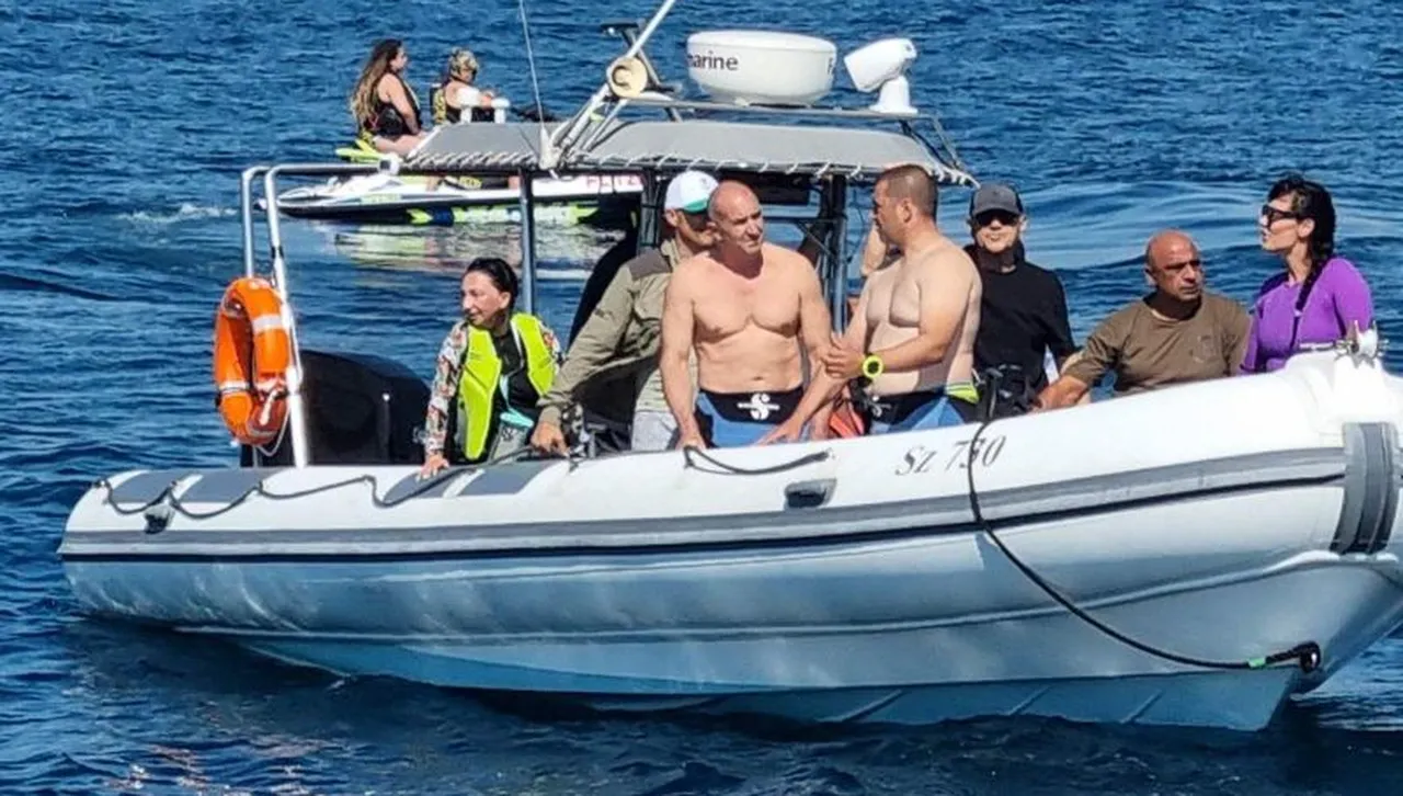 Радев се гмурна да види отблизо потопяването на кораб ''Чавдар'' при Созопол