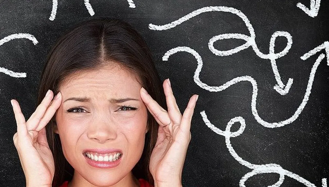 Капанът на ума: защо негативното мислене ни прави пленници на страха от реалността