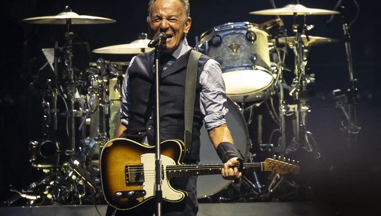 Посветена е на хората в Минеаполис на нашите невинни съседи