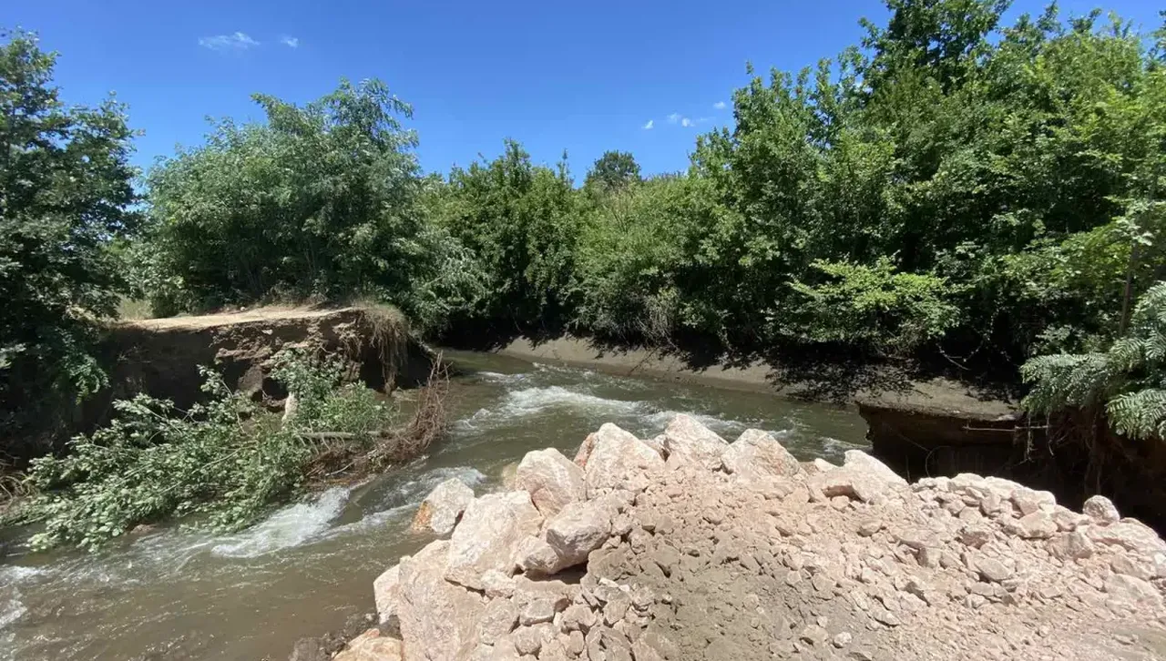 Бедственото положение в Русенско остава заради опасност от скъсване на дига