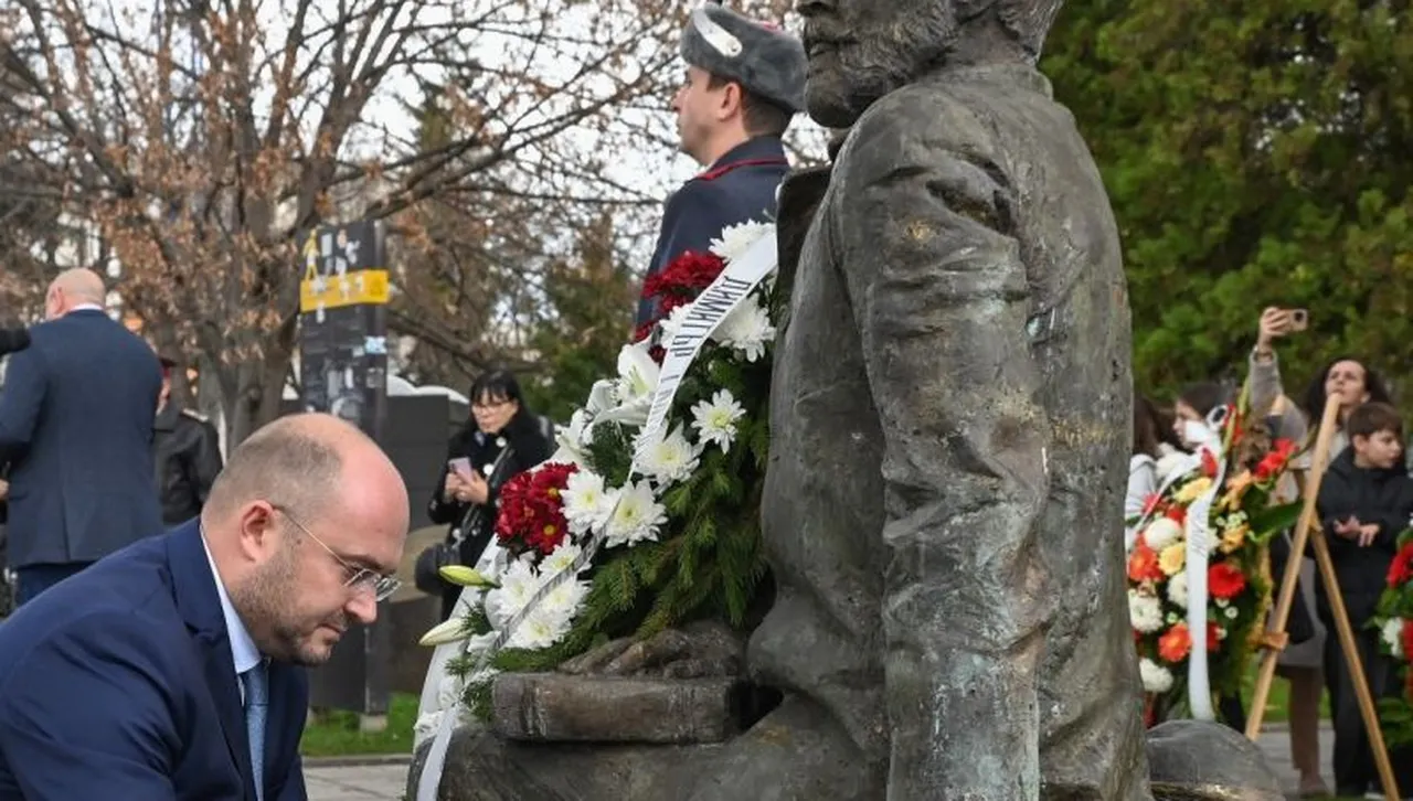 До парламента откриха паметник на Захари Стоянов