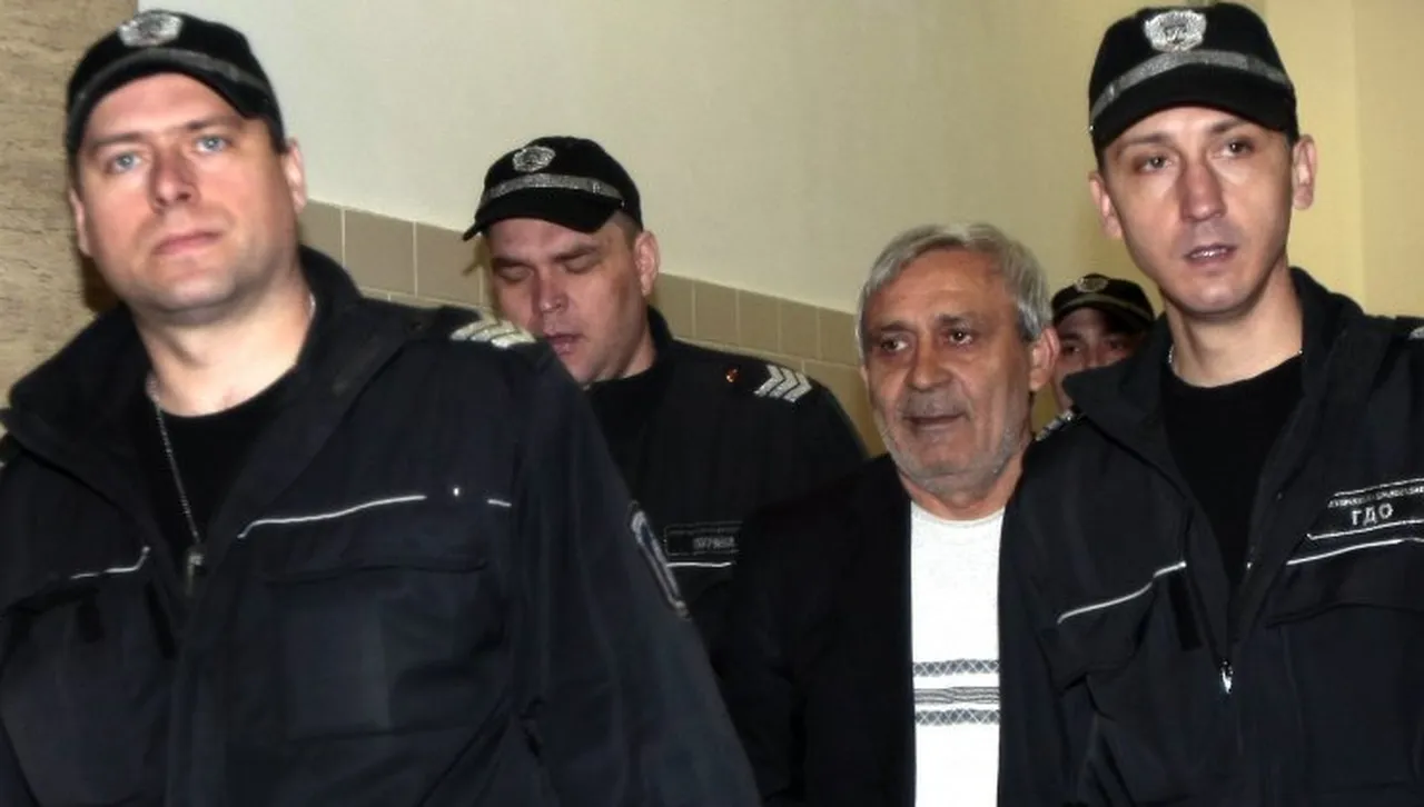 Петима са задържани от отряд "Кобра" в дома на Ицо Папата