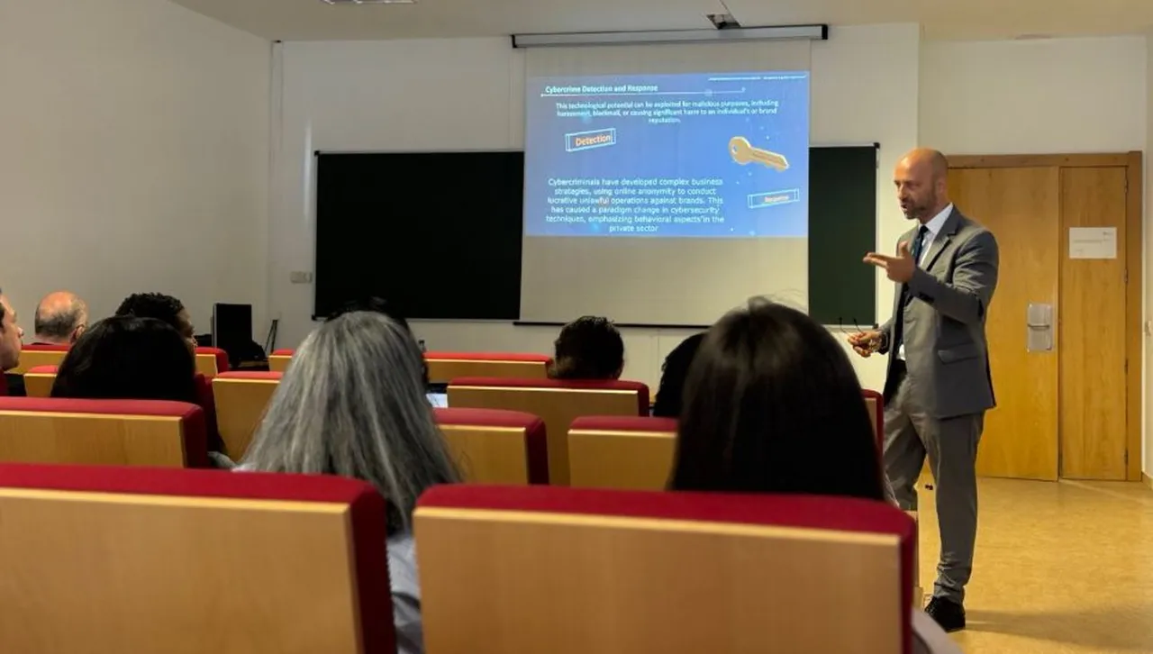 Международният експерт по киберсигурност проф. д.н. Илин Савов  обучава студенти и преподаватели  в Испания