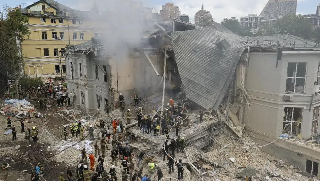 Украинският Чернигов и част от областта са на тъмно и студено след масирана руска атака