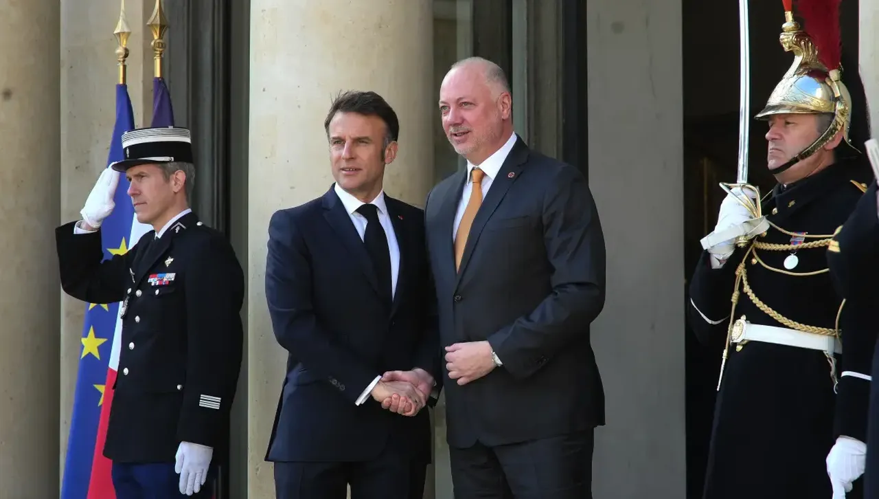 Росен Желязков пристигна в Париж за срещата "Мир и сигурност в Украйна"