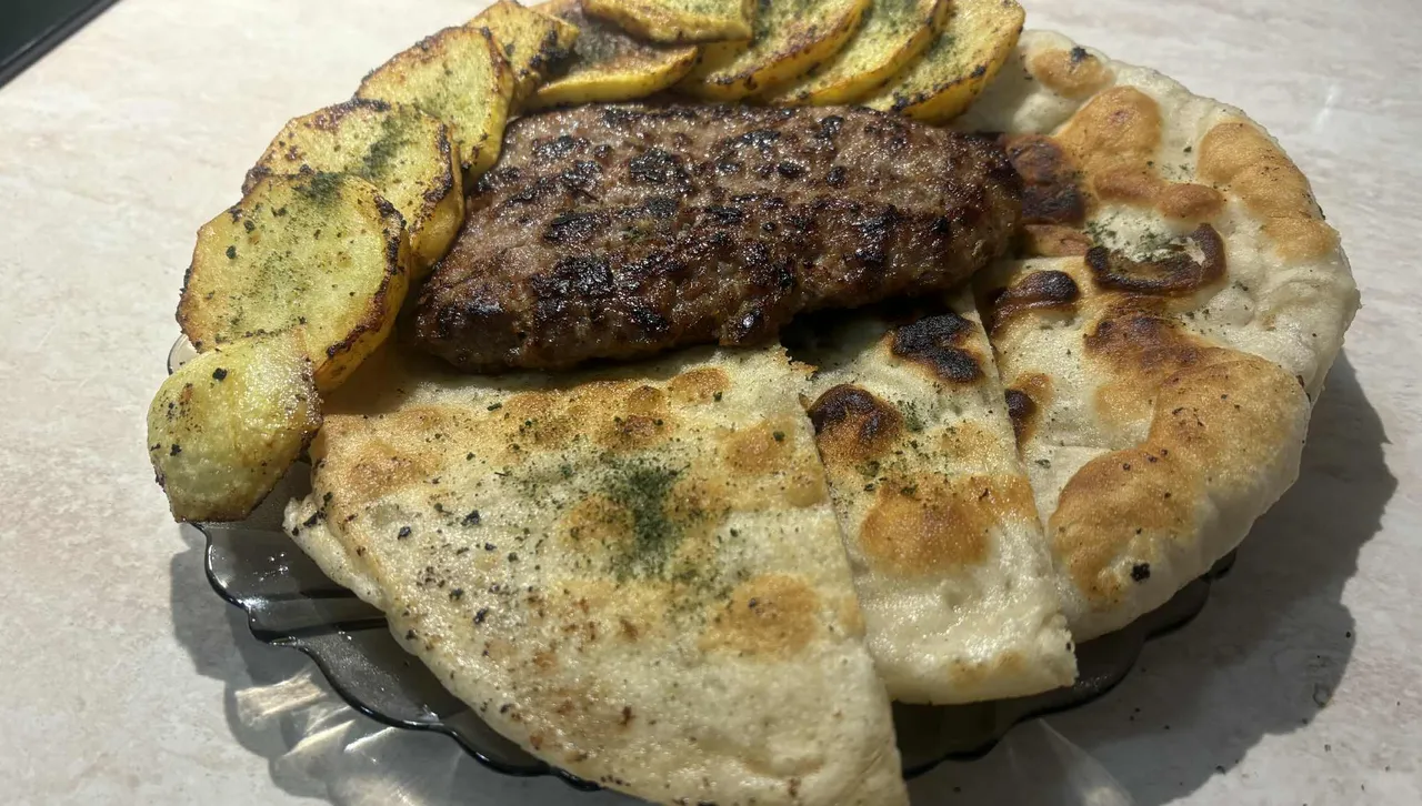 Тюхлавица с патато (неустоимият вкус на Родопите)