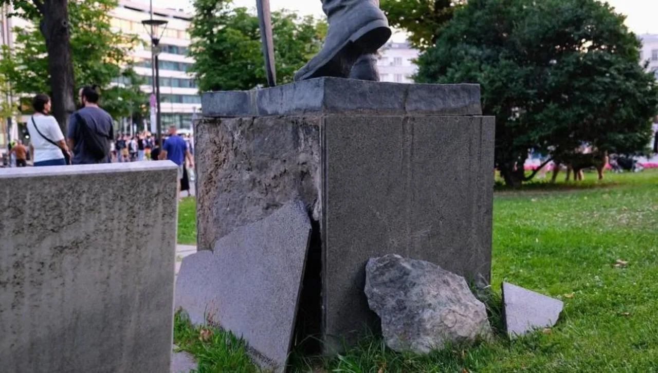 МО настоява пред Общината да бъде ремонтиран Паметникът на българския летец 