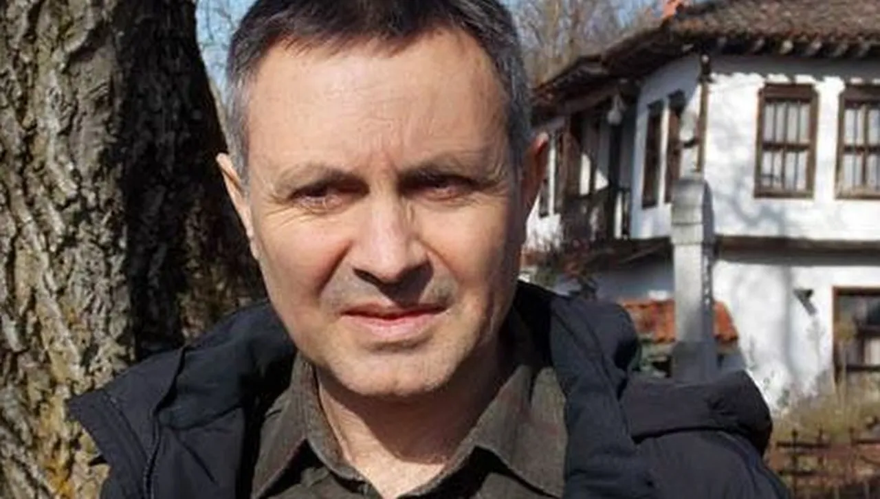 Комисията по досиетата - старчески дом "Партиен пенсионер"