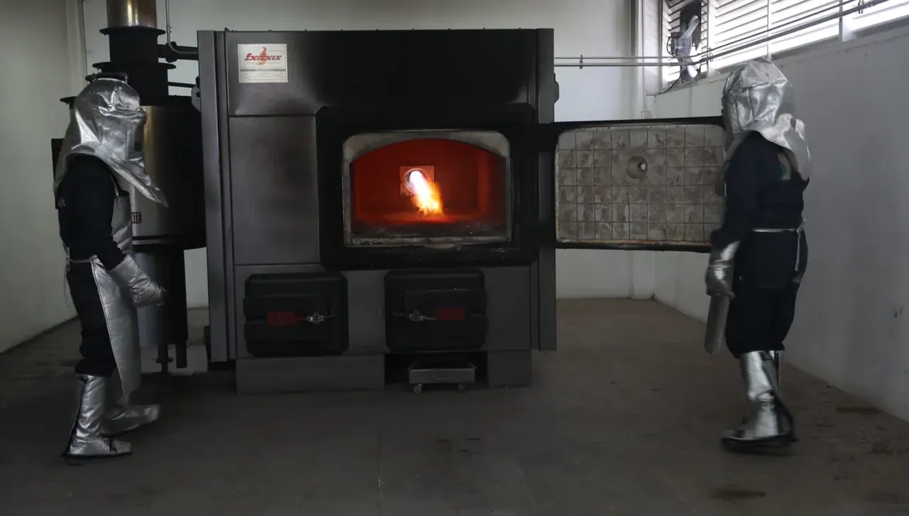 Жена се събуди в ковчега преди кремацията си в Тайланд: Близките са в шок