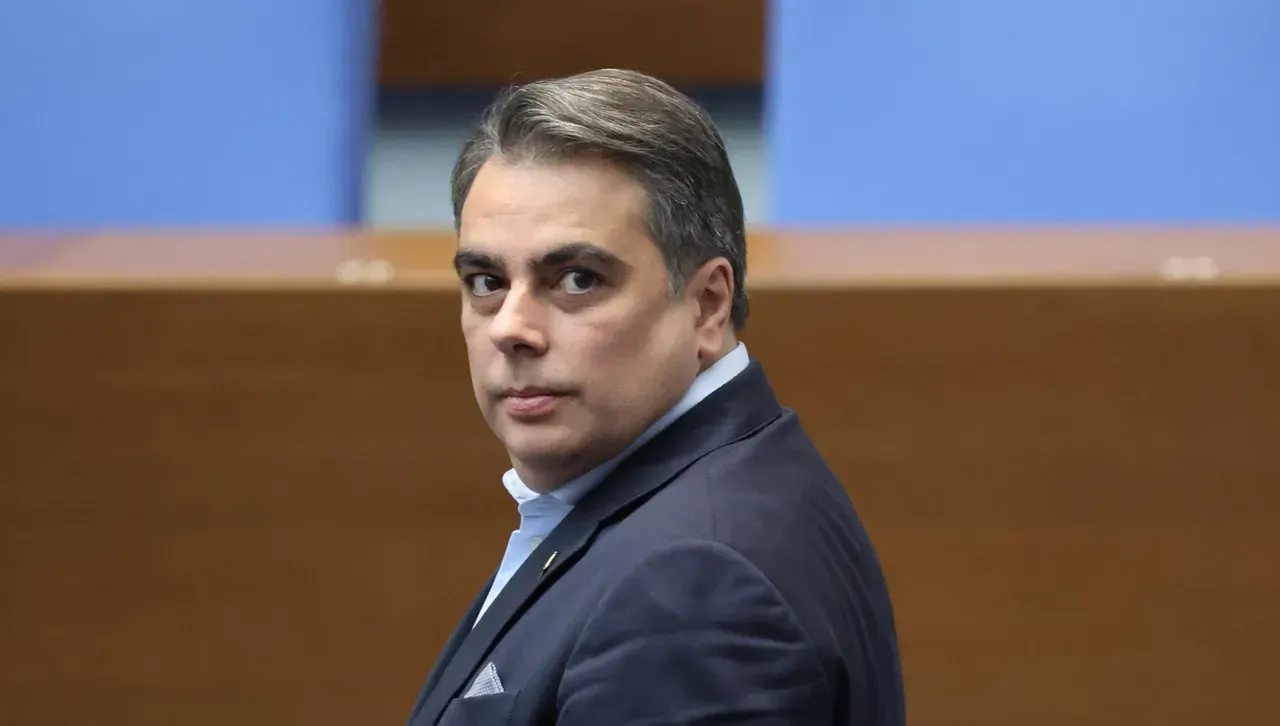 Според Асен Василев номинирането на Румен Спецов за особен управител е "лоша шега"