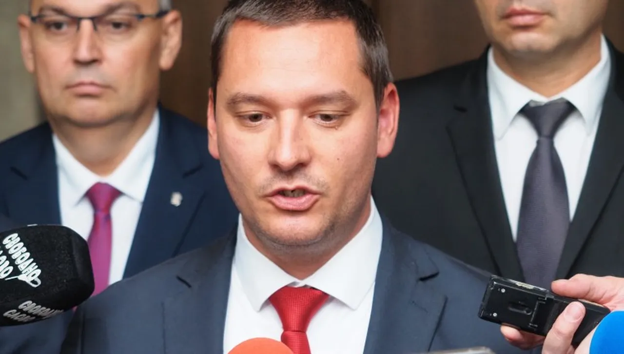 "Възраждане" контра на Борисов и Пеевски - искат преструктуриране на ДАИ