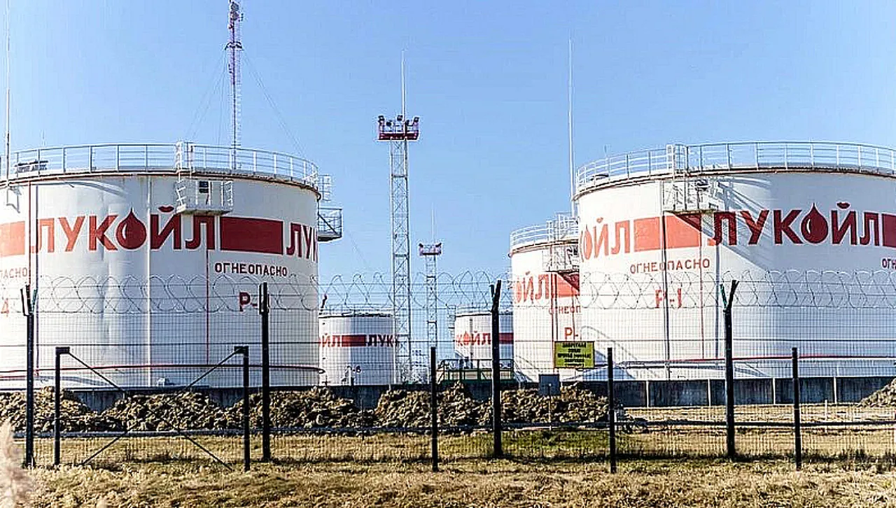 Кой ще вземе "Лукойл"? Американската "Шеврон" се включи в надпреварата за компанията