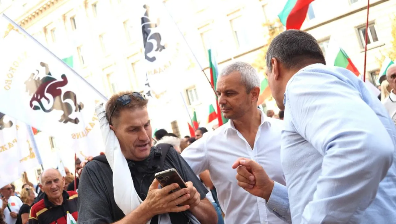 Антиправителственият протест на "Възраждане" блокира движението по "Цар Освободител"