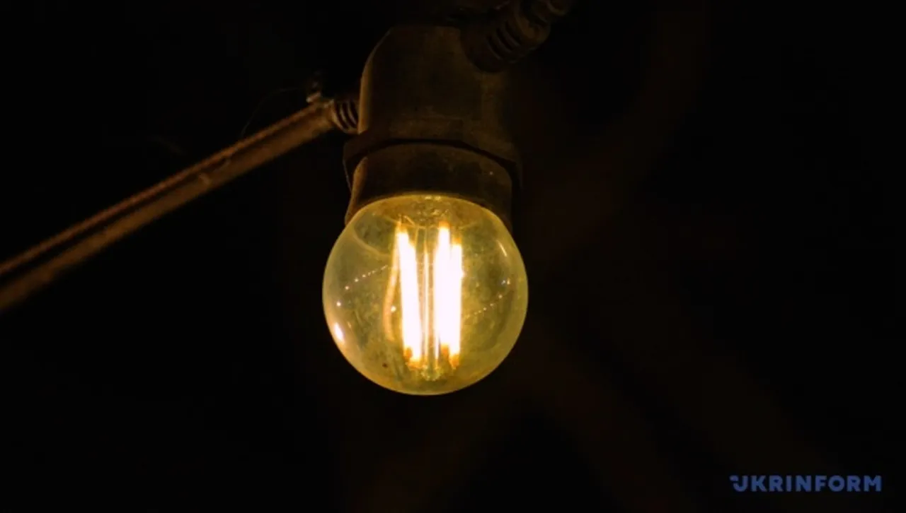 Руски дронове удряха по енергийни съоръжения в Прилукски район, 61 000 останаха без ток