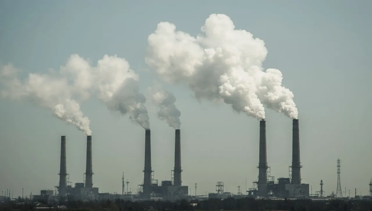 Въглеродните емисиите чупят рекорд въпреки ВЕИ бума - кога ще стигнат до преминаването на критичния праг от 1.5°C?