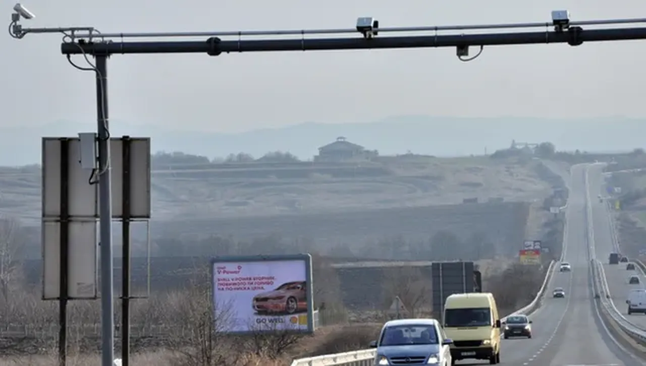 Тол системата стартира автоматичното претегляне тежестта на ТИР-овете