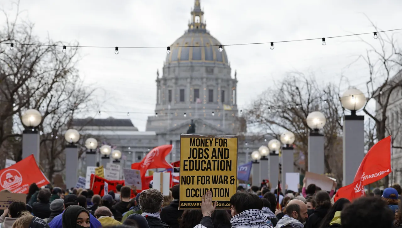 Това е някакъв вътрешен театър който САЩ толерират А Марко