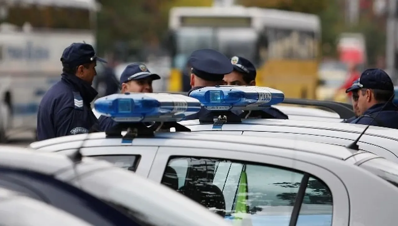 Взрив пред сградата на МВР в Дупница вдигна на крак полицията