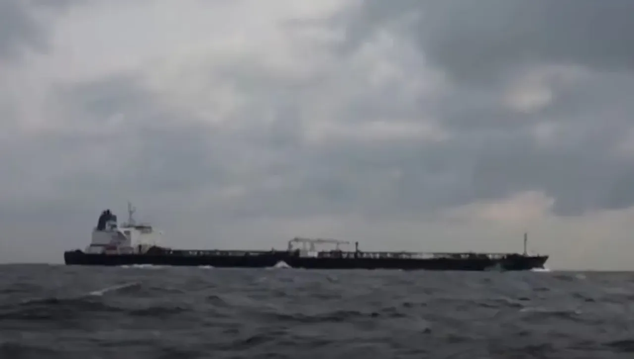 Компании от балтийските страни тайно зареждат сенчестия флот на Русия с гориво   