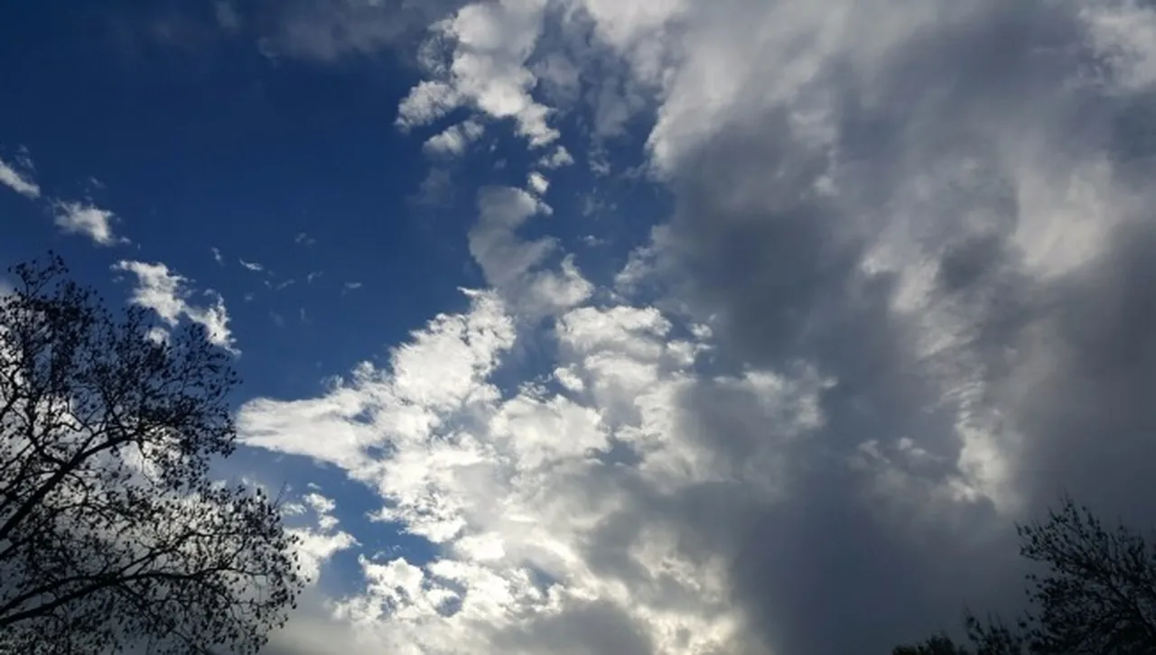 Днес ще има разкъсана облачност - до слънчево на изток  