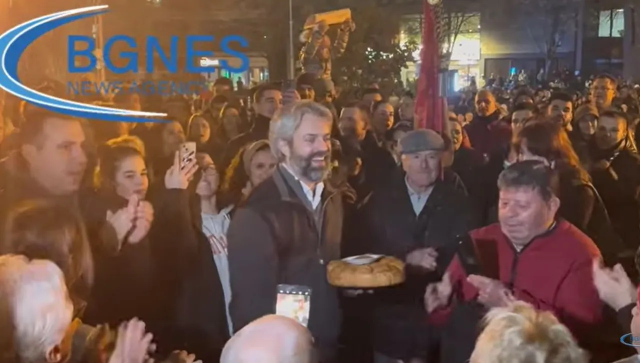 Хиляди заляха площадите на Пловдив, Варна, Бургас, Велико Търново – протестират срещу бюджет 2026 (видео)