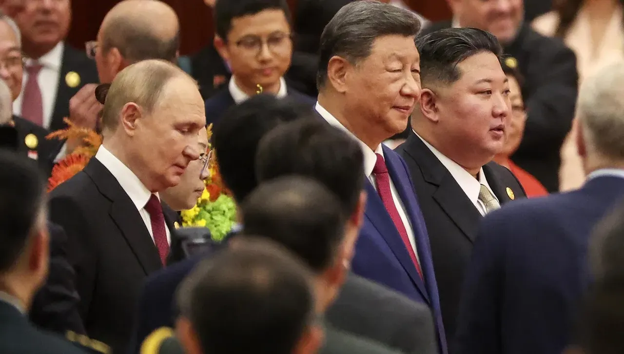Си прие Путин така както император приема гост в своя