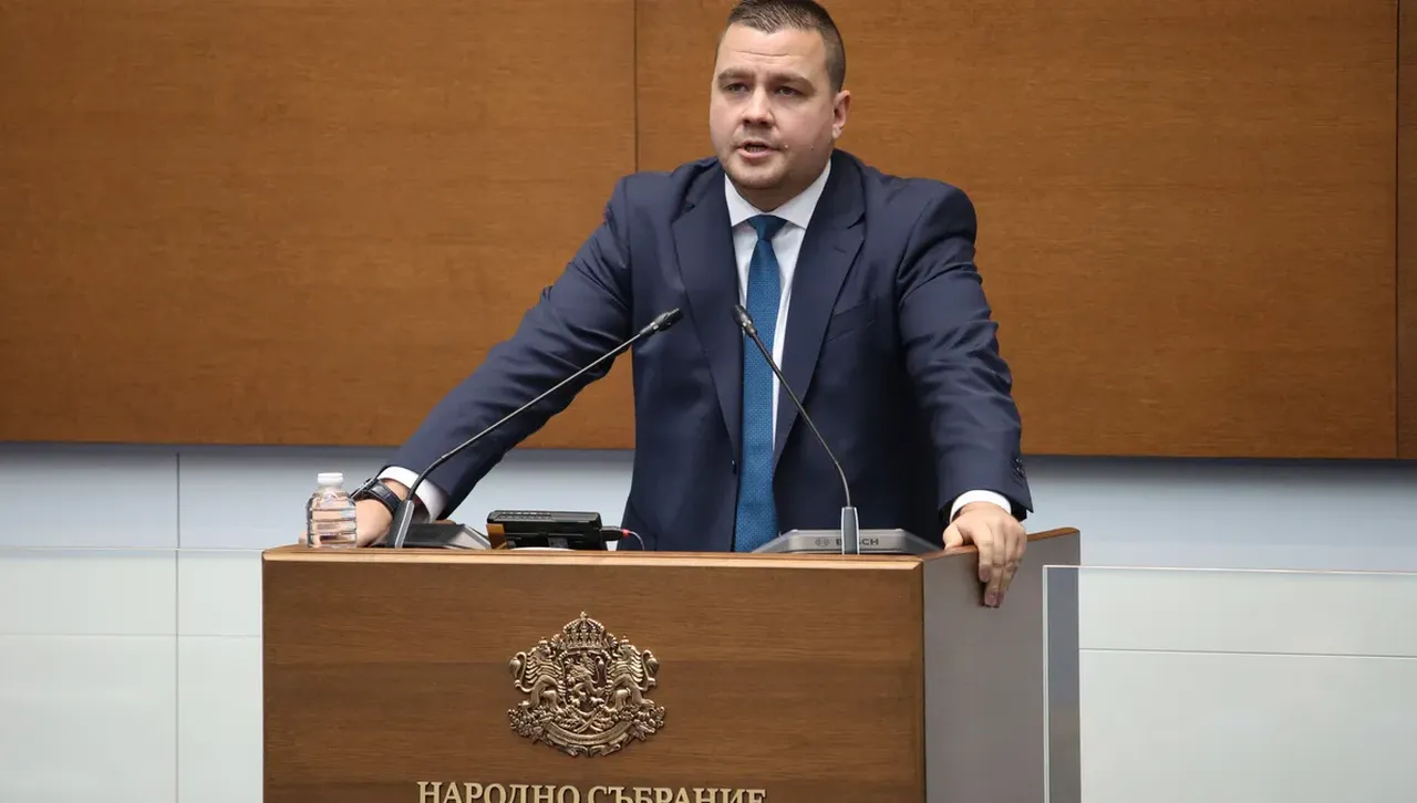 ИТН:   Бащите на хаоса са Радостин Василев, Асен Василев, Ивайло Мирчев и Костадин Костадинов