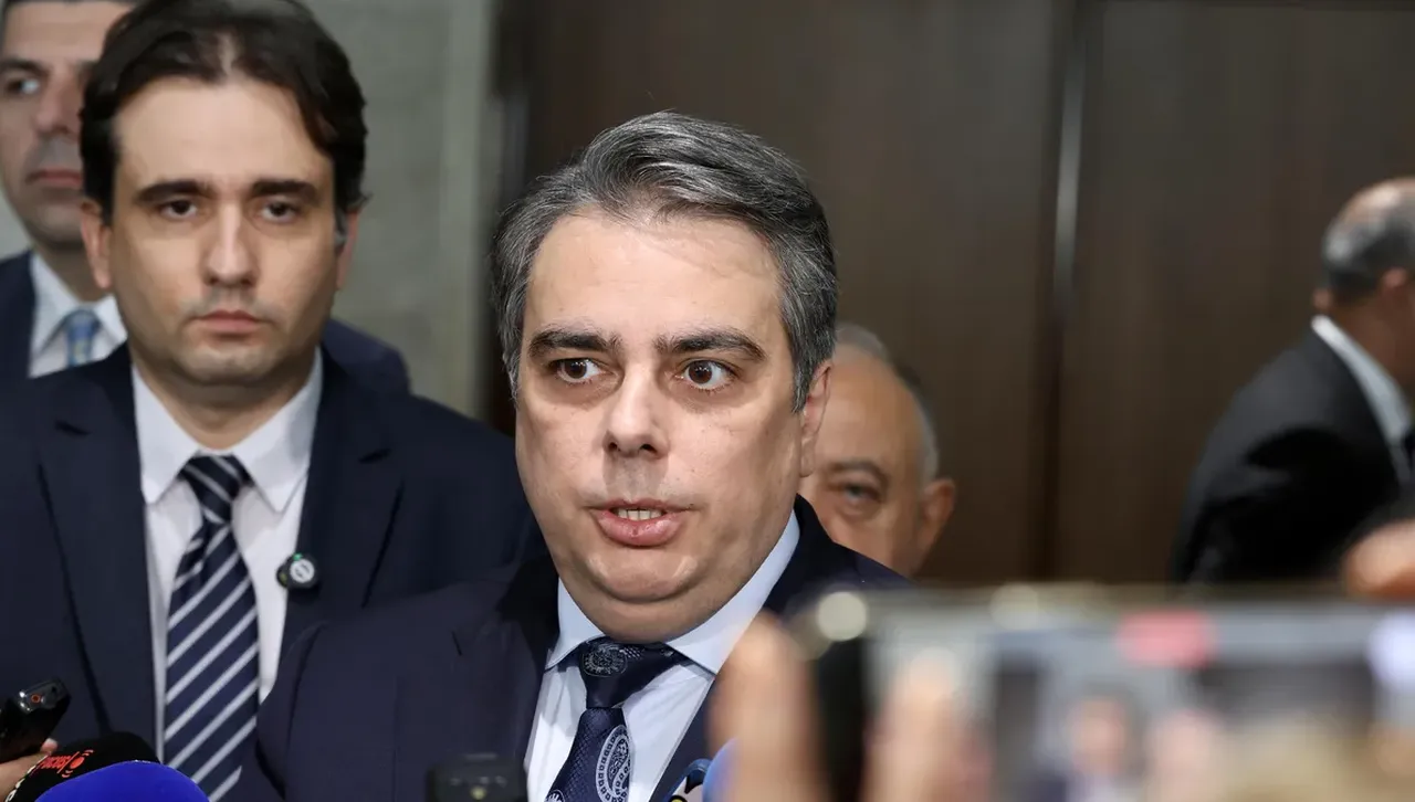 Председателят на Продължаваме промяната Асен Василев посочи че това е