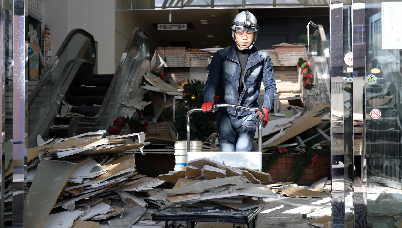 На главния северен остров Хокайдо земята се е разтърсила силно