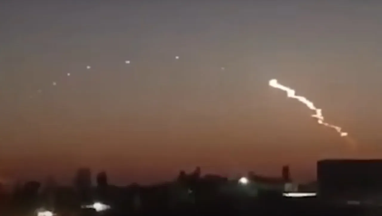 Иран твърди, че създава мощни ракети, които ще могат да достигат всякакви цели