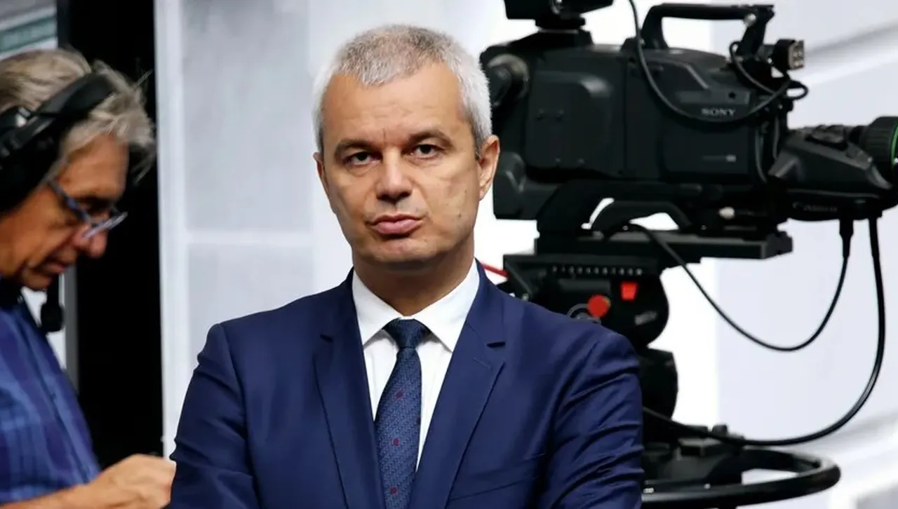 Декларация на "Възраждане" за еврото сблъска Костадинов и Хамид в НС 