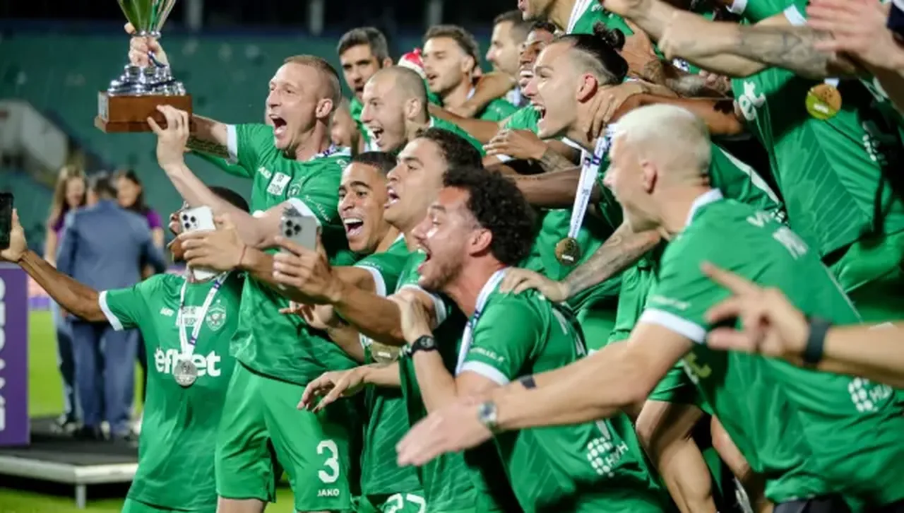 Отборът на Лудогорец си пускат мустаци заради кауза