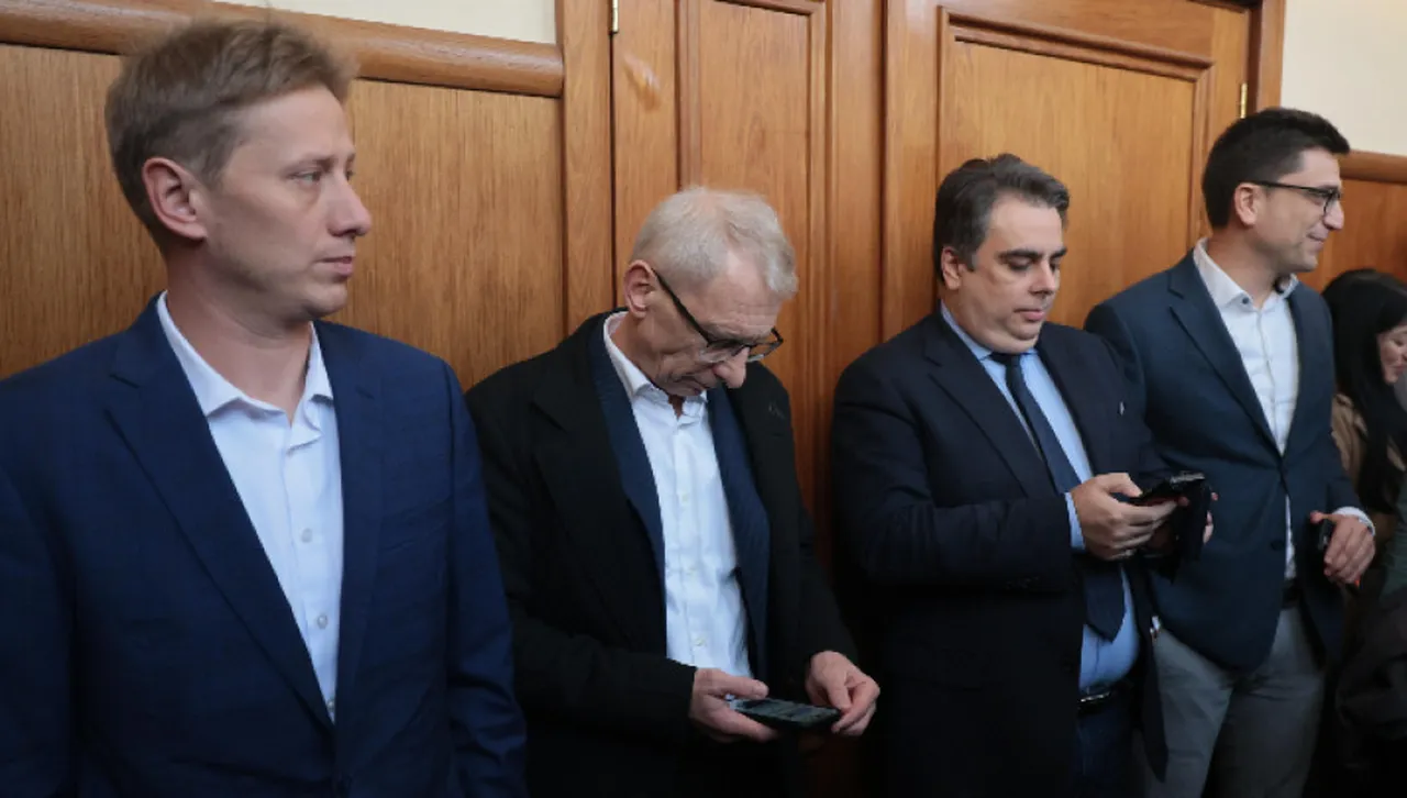 Съдът отказа разпит на Асен Василев по делото за възможното освобождаване на Коцев