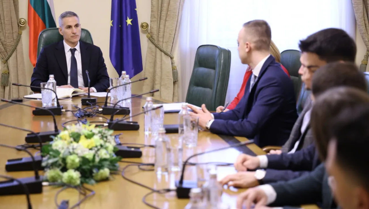  Андрей Гюров се среща с новите областни управители в подготовка за изборите