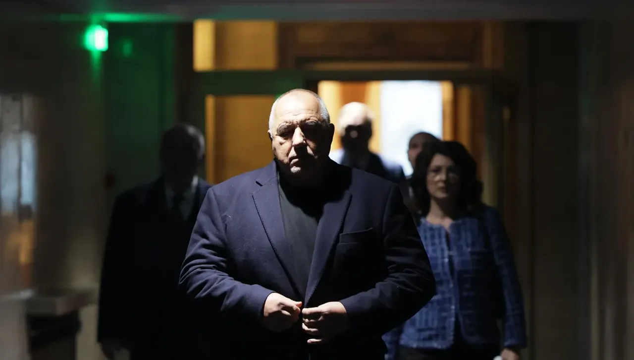 Борисов: Падне ли сега кабинетът, служебни правителства ще компрометират еврото 