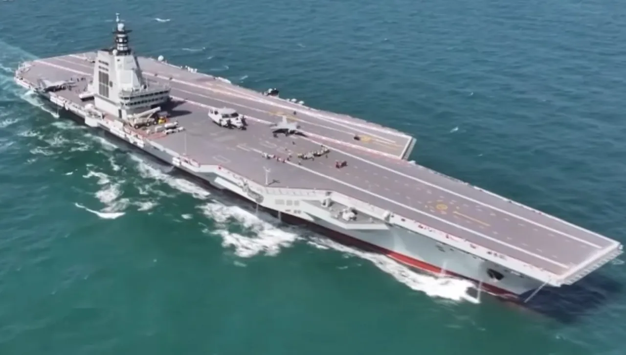 Гордостта на Китай за милиарди: По-слаб от американски самолетоносач от Студената война