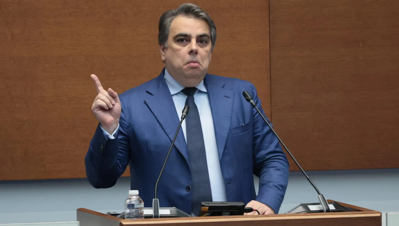 Асен Василев: Трети ден пълно мълчание! Правителство си позволява невиждан рекет
