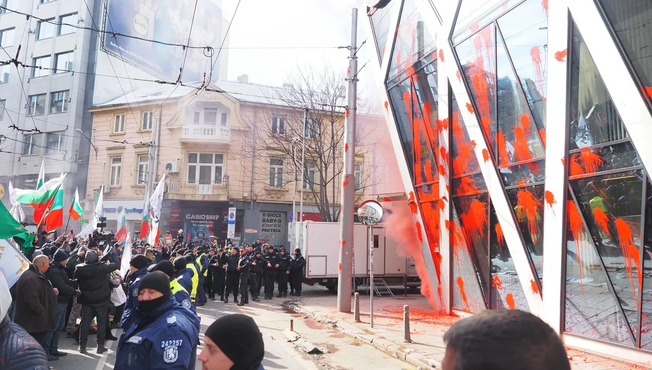 Кои са фашистите - българските националисти, подкрепящи Украйна или проруските шайкаджии, искащи руския мир