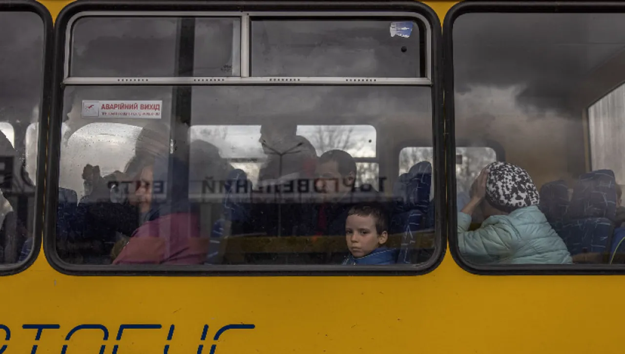 Украйна разпореди евакуацията на 3000 деца и техните родители от