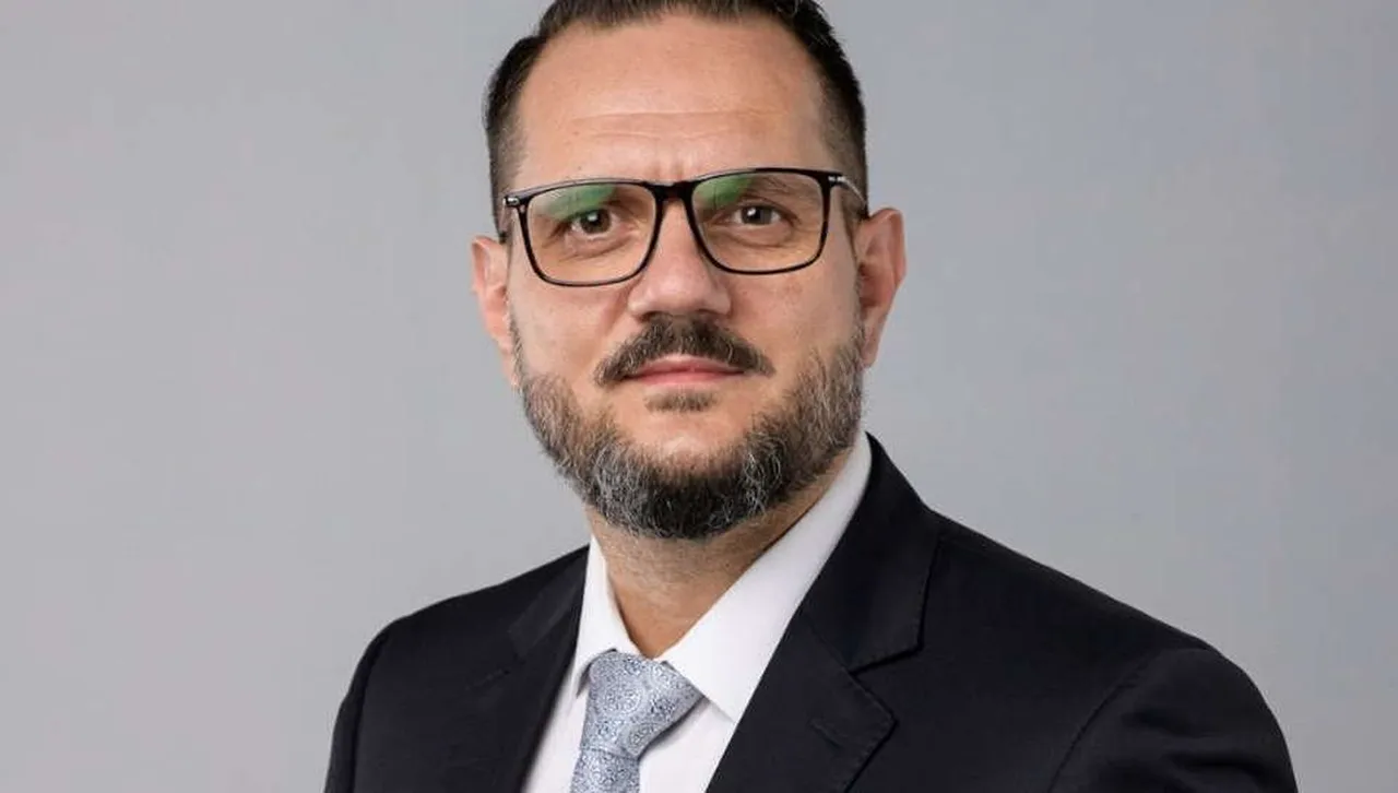 Драгомир Иванов: Кой от екипа на Васил Терзиев е отговорен за забавените с до 9 месеца  обществени поръчки за сметоизвозване, пуснати без таван на цената?