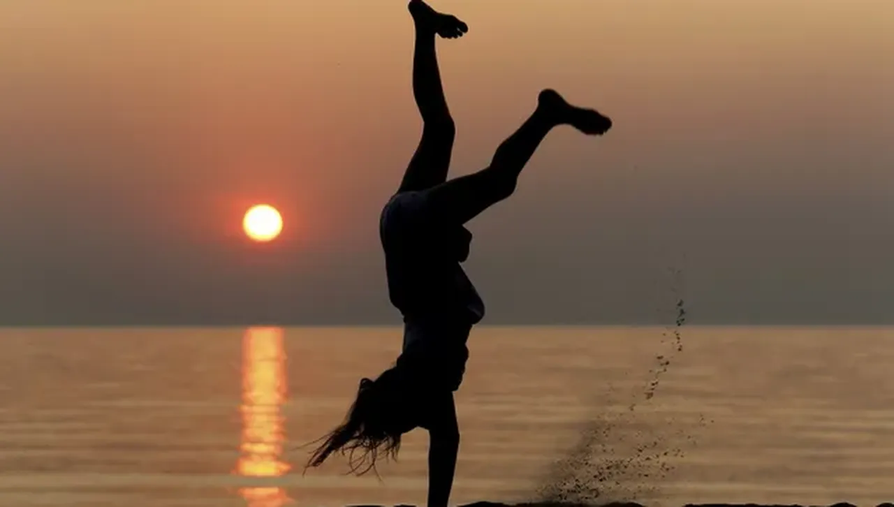 Слънчево и топло, кратки дъждове над Рила и Родопите