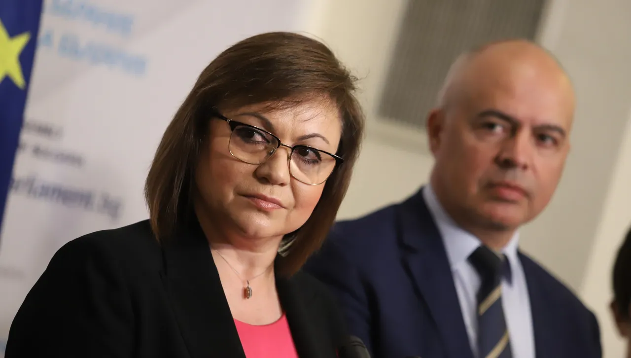 Корнелия Нинова не хареса, че до Радев застават Ахмед Доган и Васил Божков