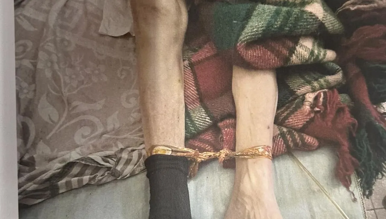 Нови разкрития за ужаси в домове за възрастни - хората са връзвани и оставяни в страдания