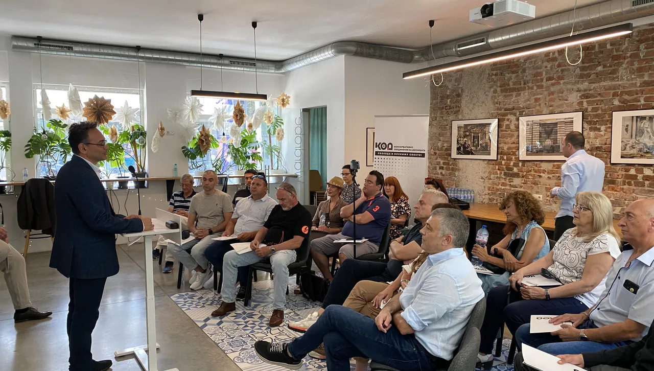 Петър Москов: ДПС се опитва да превърне политическия дебат в битка на футболни агитки