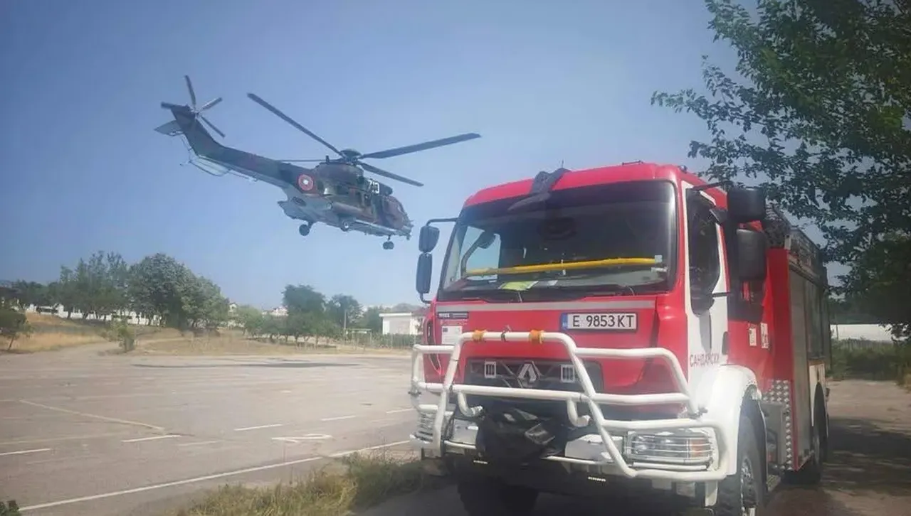 Военен Ми-17 гаси пожара в Национален парк "Рила", ситуацията е тежка