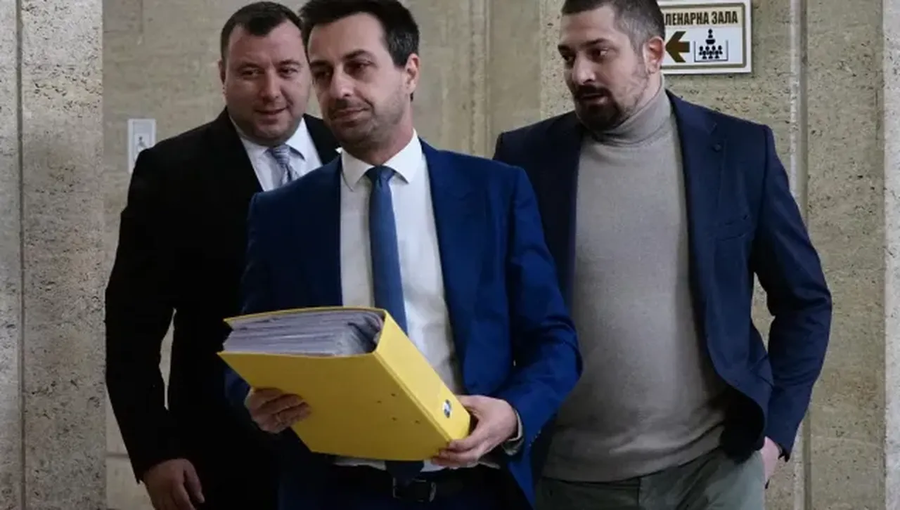 "Възраждане" се регистрира за изборите със заявка да е незаобиколим фактор