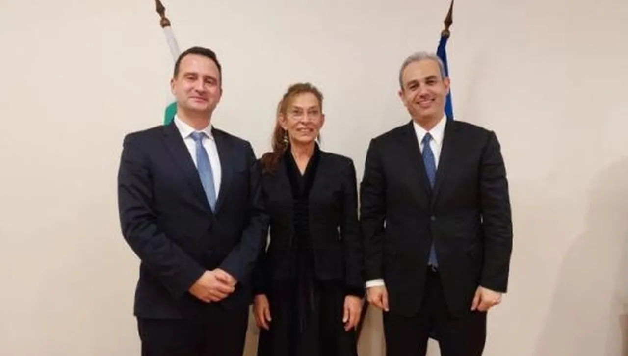 Енергийният министър взе инициативата - покани германски компании да инвестират в българската енергетика