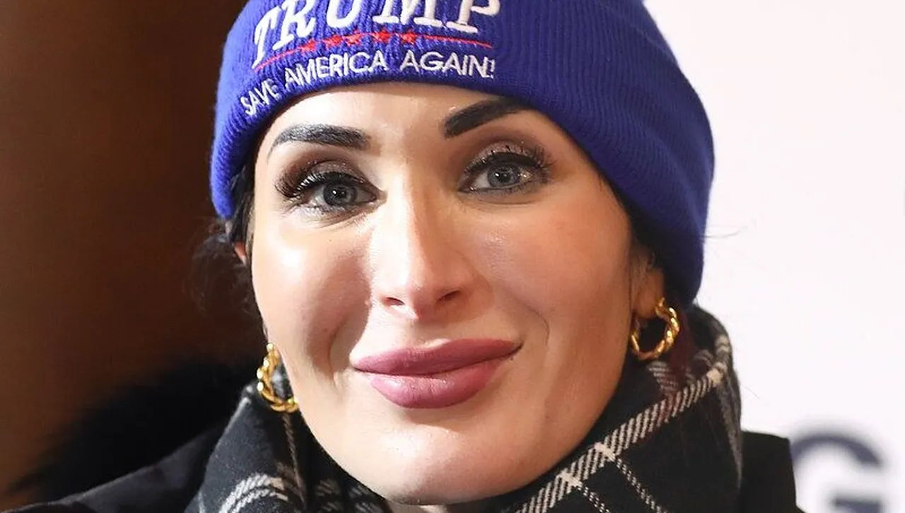 "Приятелката" на Тръмп, която съсипва животи - коя е Лора Лумър?