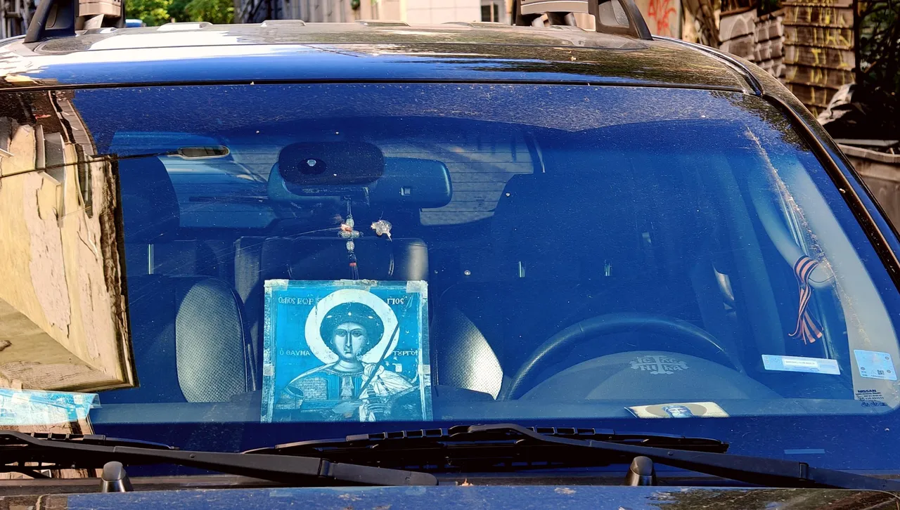 Кукувиче гнездо! МВР дава 420 000 лева за 30 000 икони, да поръчат и амулети