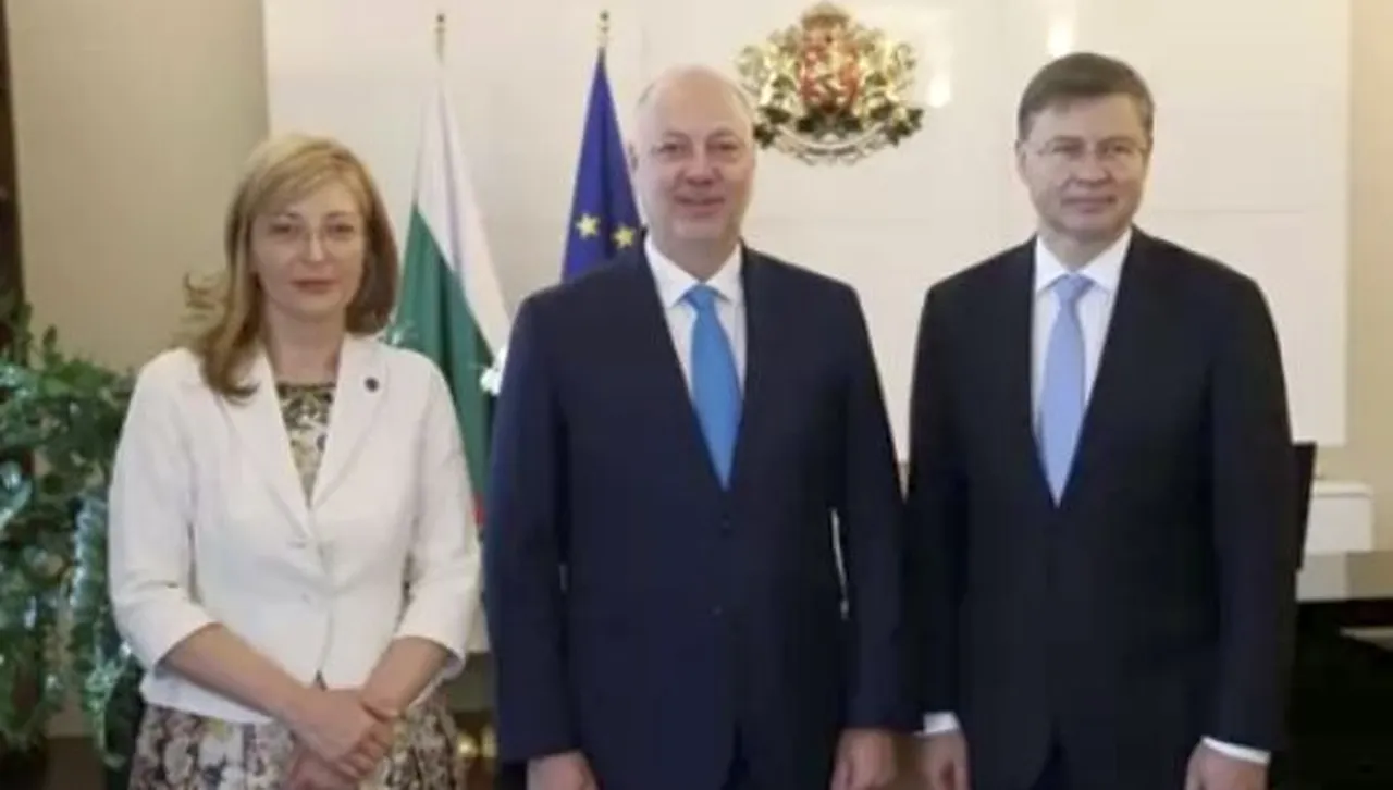 Домбровскис след среща с Желязков: Еврозоната ще направи България по-силна